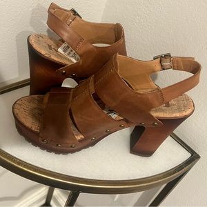 Korks size 6 gladiator sandal block heel